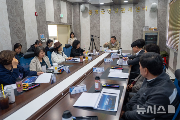 [증평=뉴시스] 이재영 충북 증평군수가 스마트도시 솔루션 확산사업 완료보고회에서 발언하고 있다. (사진= 증평군 제공) 2025.11.13. photo@newsis.com *재판매 및 DB 금지