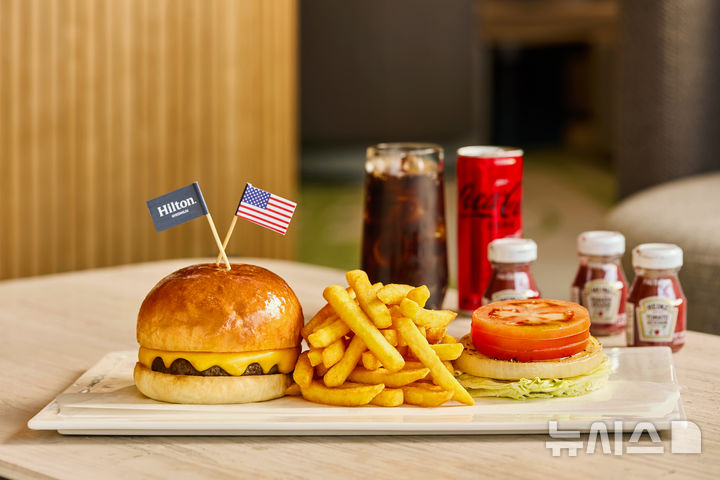 힐튼경주가 출시한 '트럼프 치즈버거 세트'