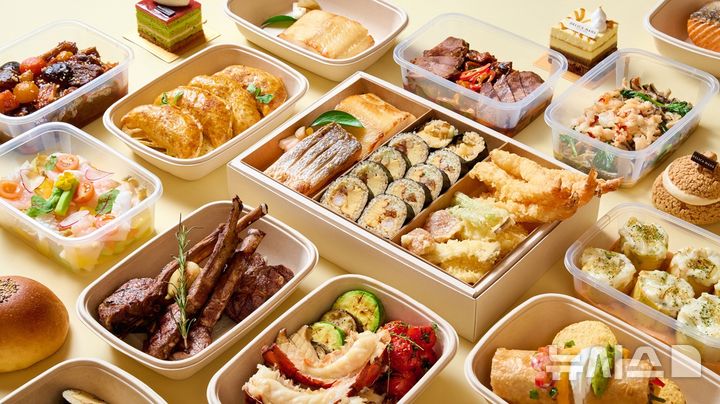 [서울=뉴시스] 롯데호텔 서울이 마련한 '푸드 밸리 인 소공' 팝업 스토어의 메뉴. photo@newsis.com