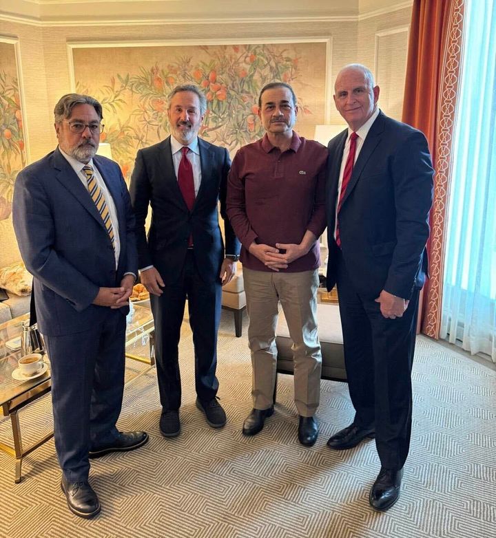 [서울=뉴시스]파키스탄의 군최고사령관 사이드 아심 무니르(왼쪽)가 지난 6월 워싱턴을 방문해 조지 소리얼, 로버트 세이든, 케이스 쉴러 등 로비회사 세이든 법률사무소 임원들과 만났다. (출처=세이든법률사무소, NYT에서 재인용) 2025.11.14. *재판매 및 DB 금지