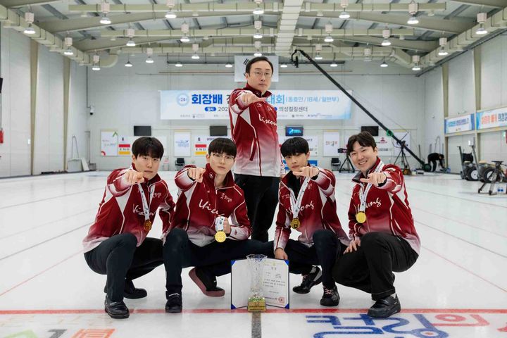  [의성=뉴시스] 의성군청 남자부 컬링팀. (사진=의성군 제공) 2025.11.14. photo@newsis.com *재판매 및 DB 금지