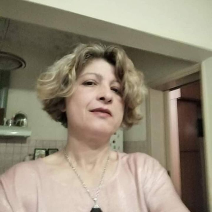 [뉴시스] 그리스 다마시의 제빵사 조이 레치우(49)가 스카프를 두르고 일하다 목이 졸려 사망했다. (사진=더선) 2025.11.13.