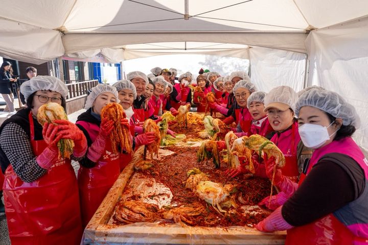 [증평소식]자원봉사종합센터, 김장 나눔 행사 등