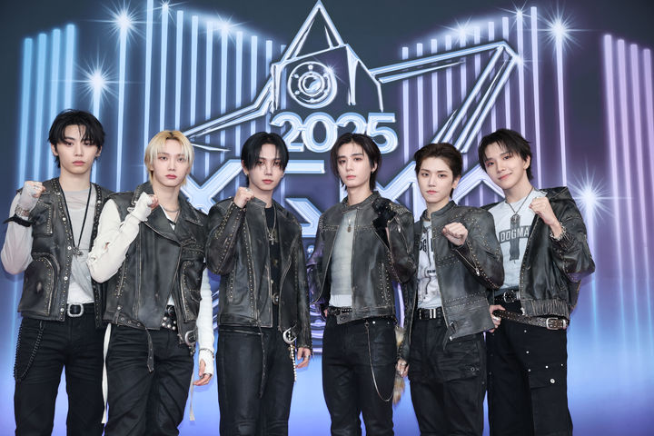 [서울=뉴시스] 정병혁 기자 = 보이넥스트도어가 14일 인천 영종도 인스파이어아레나에서 열린 '2025KGMA' 시상식 레드카펫에서 포즈를 취하고 있다. (사진=KGMA 조직위원회 제공) 2025.11.14. photo@newsis.com *재판매 및 DB 금지