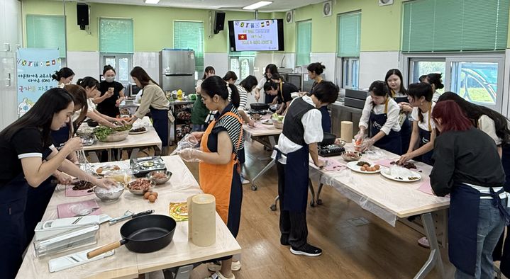 [구미=뉴시스] 다문화가족 교류 소통 공간. (사진=구미가족센터 제공). 2025.11.15 photo@newsis.com *재판매 및 DB 금지