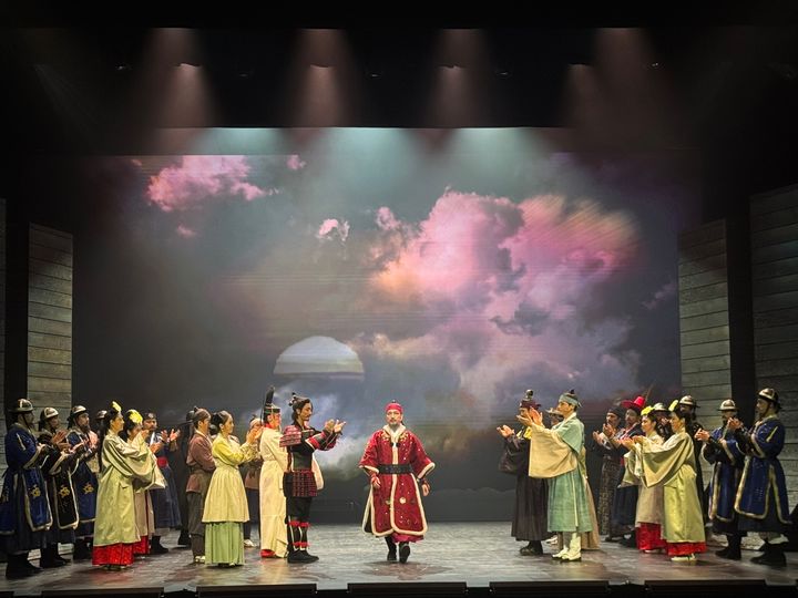 [아산=뉴시스] 뮤지컬 성웅 공연 모습. (사진=아산문화재단 제공) 2025.11.15 photo@newsis.com *재판매 및 DB 금지