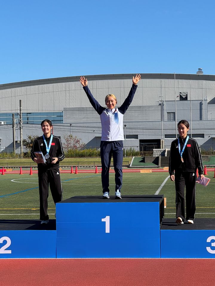 [서울=뉴시스] 성승민(가운데), 2025 아시아근대5종선수권대회 여자 개인전 금메달 획득. (사진=대한근대5종연맹 제공) *재판매 및 DB 금지