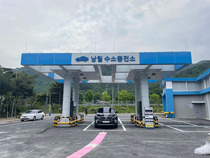 [대전=뉴시스]내달부터 대전 공영 수소충전소 3곳(학하·신대·낭월)의 수소 판매단가가 현행 9600원/kg에서 1만200원/kg으로 인상된다. 2025. 11. 17 photo@newsis.com *재판매 및 DB 금지