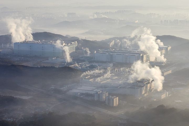 [아산=뉴시스] 아산 삼성 디스플레이 전경. (사진=아산시 제공) 2025.11.17 photo@newsis.com *재판매 및 DB 금지