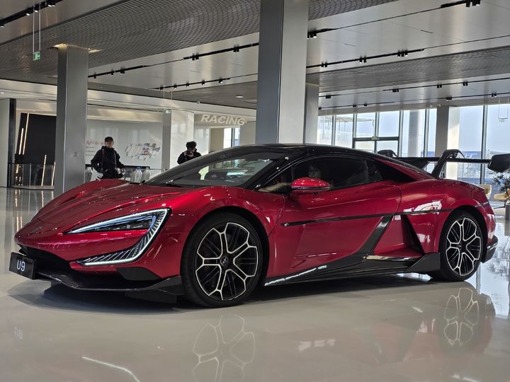 [정저우=뉴시스] 박현준 기자 = 지난 13일 중국 정저우 서킷에 전시된 양왕 U9. 2025.11.18 parkhj@newsis.com *재판매 및 DB 금지