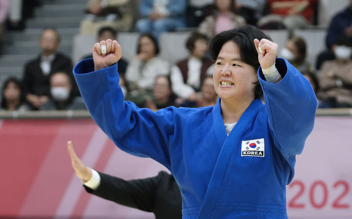 [서울=뉴시스] 11월17일 일본 도쿄 무도관에서 열린 2025 도쿄 데플림픽 유도 여자 78kg급에서 금메달을 획득한 홍은미. (사진=대한장애인체육회 제공) *재판매 및 DB 금지