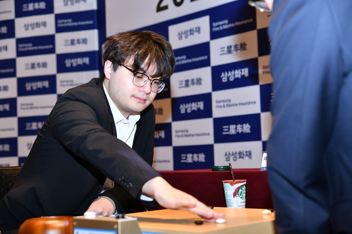 [서울=뉴시스] 2025 삼성화재배 월드바둑마스터스에서 우승한 랴오위안허 9단. (사진=한국기원 제공) *재판매 및 DB 금지