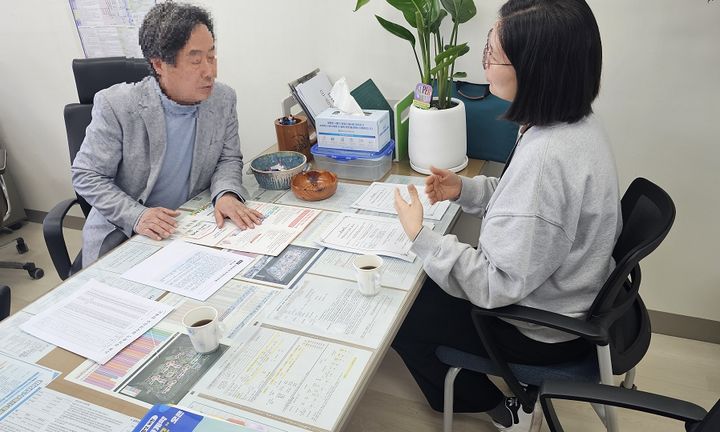 [거창=뉴시스] 거창군 부동산중개업소 합동 지도 점검 (사진=거창군 제공) 2025. 18. 17. photo@newsis.com *재판매 및 DB 금지