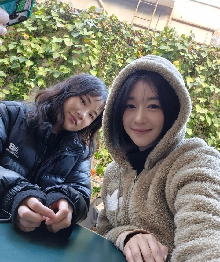 [서울=뉴시스] 배우 서예지(오른쪽). (사진=출처) 2025.11.18. photo@newsis.com *재판매 및 DB 금지