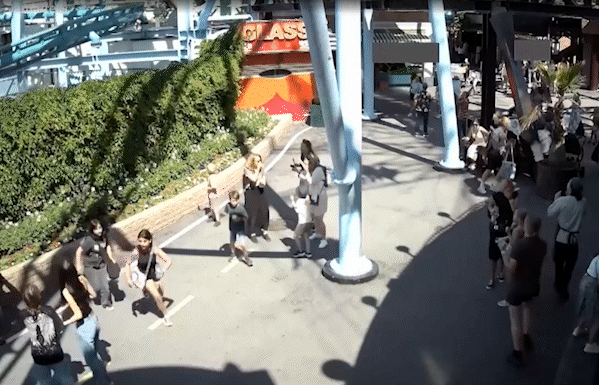 [뉴시스] 2023년 6월25일 스웨덴 스톡홀름 그뢰나 룬드 테마파크에서 발생한 롤러코스터 사고 당시의 CCTV 영상. (영상=잼프레스) 2025.11.18 *재판매 및 DB 금지