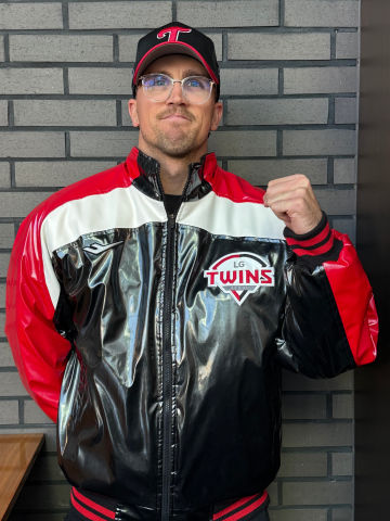 [서울=뉴시스] LG 트윈스와 아시아쿼터 계약 맺은 라클란 웰스. (사진 = LG 트윈스 제공) *재판매 및 DB 금지