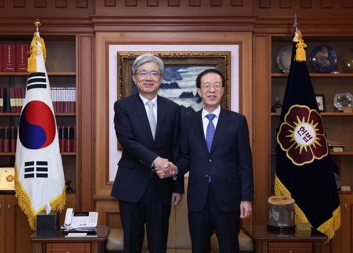 이석연 국민통합위원장이 18일 김상환 헌법재판소장을 예방했다. [사진=국민통합위원회 제공] *재판매 및 DB 금지