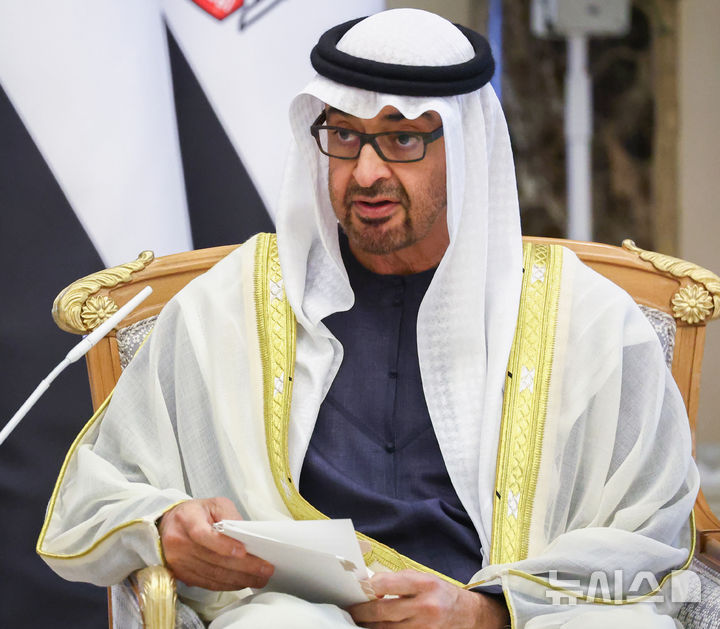 "UAE 대통령 8일 국빈 방일 '이례적' 취소…이란 등 중동 정세 긴장 때문"