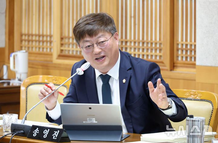 [전주=뉴시스]윤난슬 기자 = 송영진 전주시의원(조촌동, 여의동, 혁신동). (사진=전주시의회 제공) photo@newsis.com