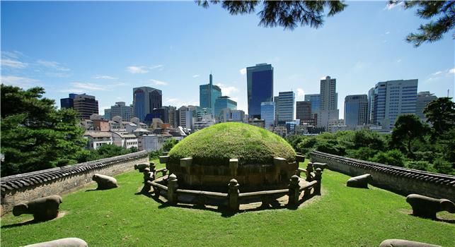 [서울=뉴시스]세계문화유산 선정릉 주변 고층빌딩.(제공=세운지구 주민들)