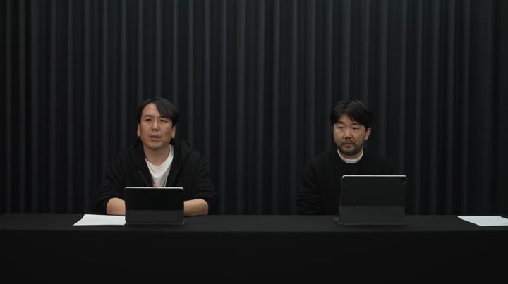 [서울=뉴시스] 소인섭 엔씨 '아이온2' 사업실장(왼쪽)과 김남준 '아이온2' 개발 PD는 19일 오후 3시께 공식 유튜브를 통해 긴급 라이브 방송을 진행하고 게임 이용자에게 공식 사과했다. (사진=엔씨소프트 '아이온2' 유튜브 캡처) *재판매 및 DB 금지