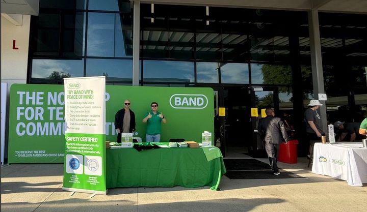 [서울=뉴시스] 20일 네이버에 따르면 '네이버 밴드' 북미 담당 팀이 올해 미국 13개 주를 돌며 다양한 사용자들을 직접 만나 그룹 커뮤니케이션 과정에서의 불편함과 수요를 듣는 자리를 마련했다. (사진=네이버 제공) *재판매 및 DB 금지