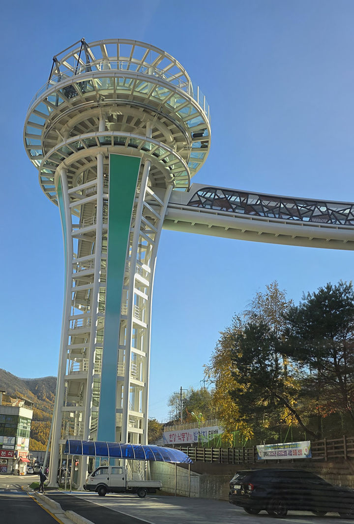 지난 14일 준공된 태백힐링시티타워 전경.(사진=뉴시스) *재판매 및 DB 금지