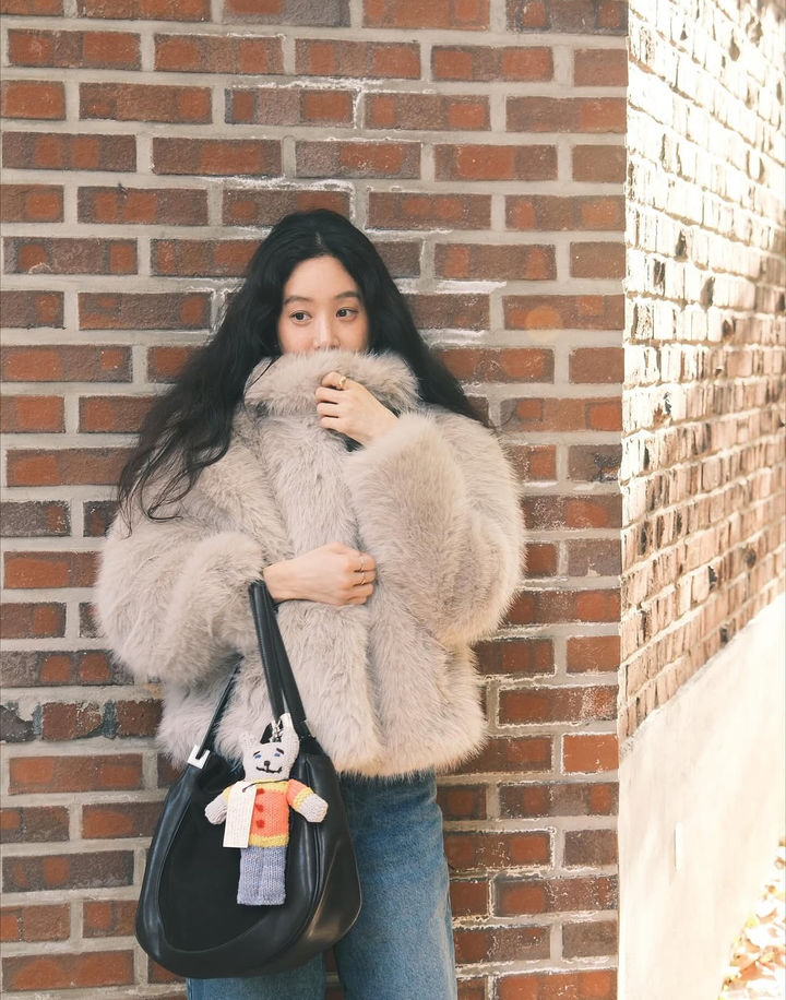 [서울=뉴시스] 배우 정려원. (사진=정려원 인스타그램 캡처) 2025.11.19. photo@newsis.com *재판매 및 DB 금지