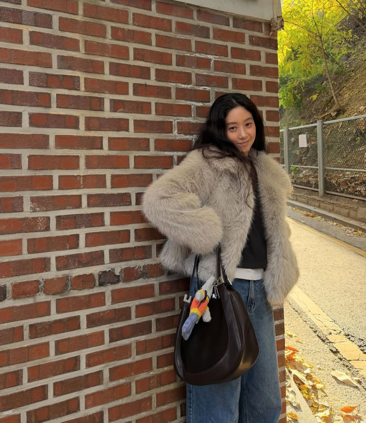 [서울=뉴시스] 배우 정려원. (사진=정려원 인스타그램 캡처) 2025.11.19. photo@newsis.com *재판매 및 DB 금지