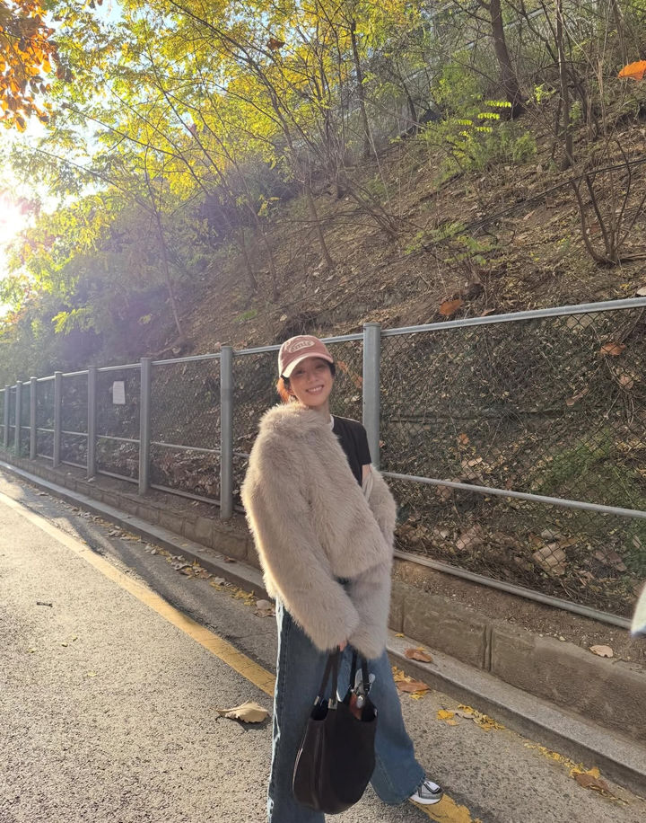 [서울=뉴시스] 배우 정려원. (사진=정려원 인스타그램 캡처) 2025.11.19. photo@newsis.com *재판매 및 DB 금지