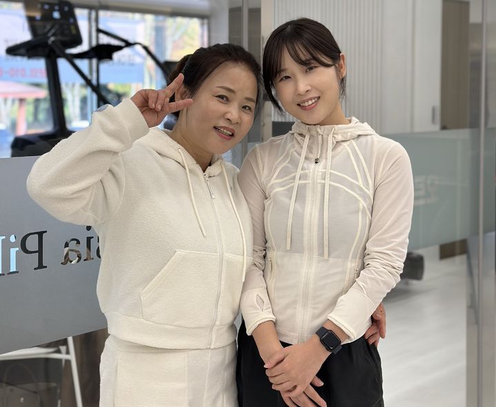 [구미=뉴시스] 박명자, 안연수 모녀. (사진=구미대 제공) 2025.11.19 photo@newsis.com *재판매 및 DB 금지