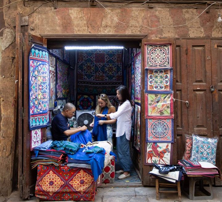 [카이로=뉴시스] 박현주 미술전문기자 = 권재영 MUSEEUM 대표가 이집트 전역의 장인 공방을 직접 찾아 협업하며, 아트숍을 넘어 이집트 공예의 현대화 프로젝트를 이끌고 있다. *재판매 및 DB 금지