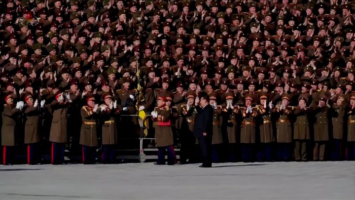 [서울=뉴시스] 김정은 북한 국무위원장이 지난 18일 사회안전기관 창립 80돌 즈음에 국가보위성을 축하 방문했다고 조선중앙TV가 19일 보도했다. (사진=조선중앙TV 캡처) 2025.11.19. photo@newsis.com *재판매 및 DB 금지