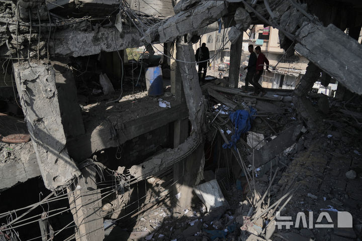 [AP/뉴시스] 20일 이스라엘군의 집중 공습을 당한 가자 시티 건물