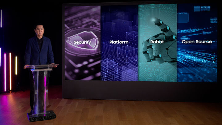 [서울=뉴시스]20일 진행된 '삼성 테크 콘퍼런스 2025'에서 삼성전자 DX부문 최고기술책임자(CTO) 겸 삼성리서치장 전경훈 사장이 환영사를 하고 있다. (사진=삼성전자 제공) photo@newsis.com *재판매 및 DB 금지