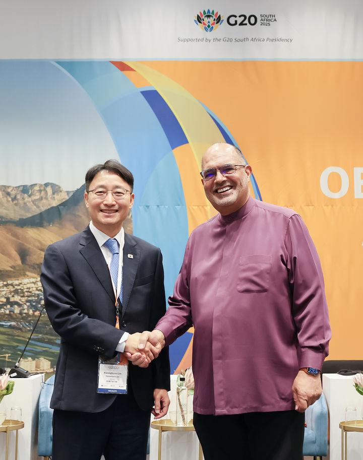 임광현 국세청장은 18일부터 사흘간 남아프리카공화국 케이프타운에서 열린 제18차 경제협력개발기구(OECD) 국세청장회의에 참석했다.(사진 : 국세청 제공) 2025.11.20. *재판매 및 DB 금지