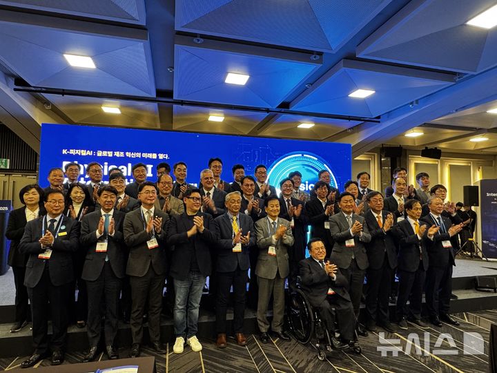 로봇 박사 데니스 홍 "피지컬AI, 컴퓨터 속 갇혔던 데이터가 현실로"