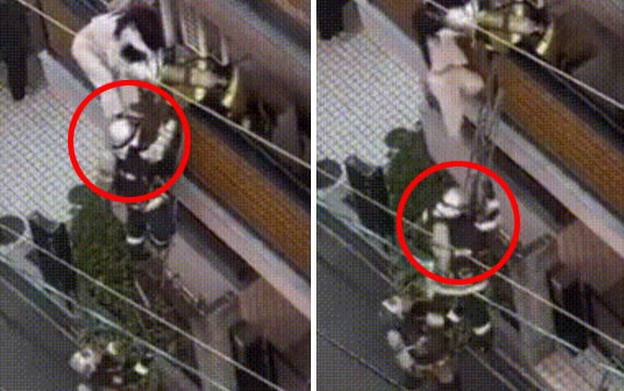 [뉴시스] 불길 속에서 구조를 시도하던 소방관을 발로 밀쳐낸 여성이 온라인에서 논란이 되고 있다. (사진=X 'vw908kk' 캡처) *재판매 및 DB금지 *재판매 및 DB 금지