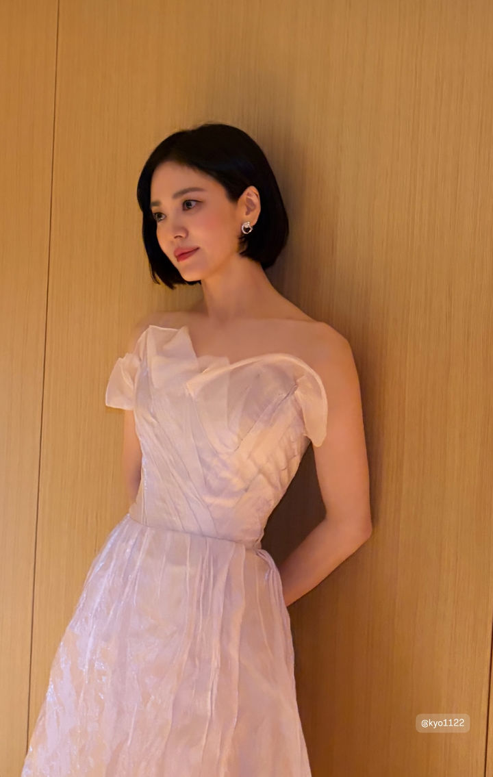 [서울=뉴시스] 배우 송혜교. (사진=송혜교 인스타그램 캡처) 2025.11.20. photo@newsis.com *재판매 및 DB 금지