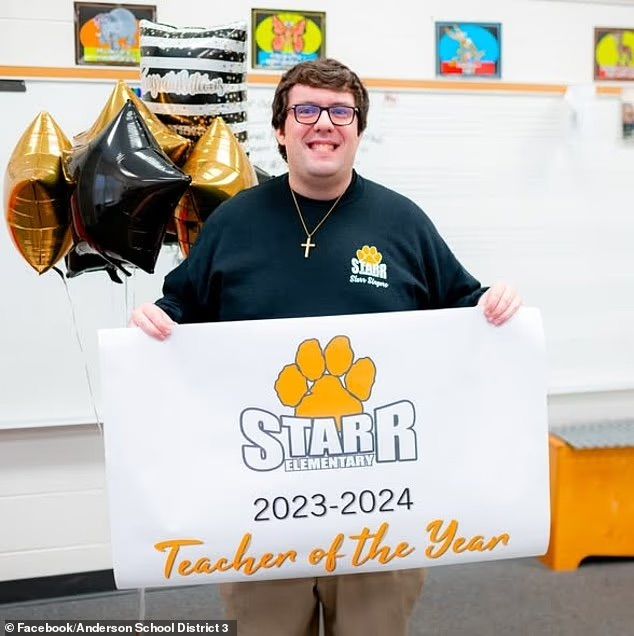 [뉴시스] 11세 학생을 스토킹하고 60통의 연애편지를 보낸 올해의 선생님 ‘딜런 로버트 듀크스’ (사진출처: 데일리메일) 2025.11.19.