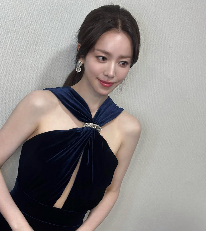 [서울=뉴시스] 배우 한지민. (사진=한지민 인스타그램 캡처) 2025.11.20. photo@newsis.com *재판매 및 DB 금지