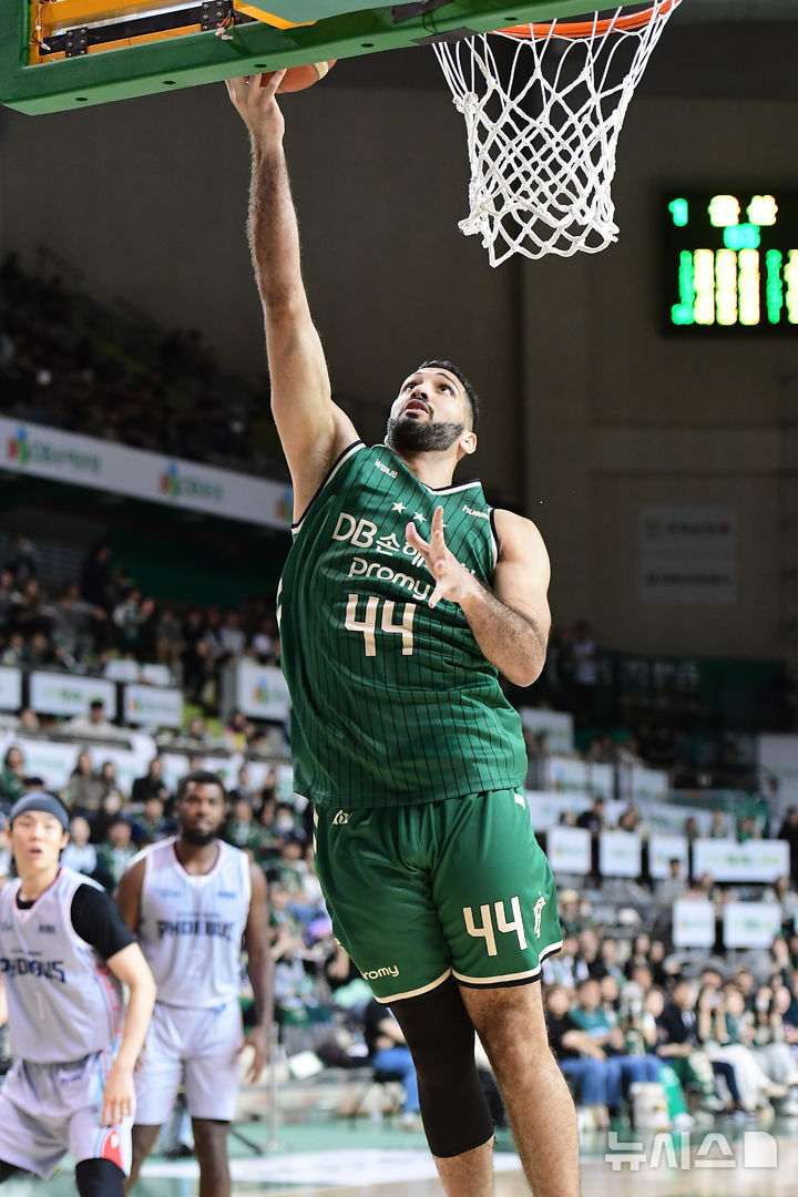 [서울=뉴시스]프로농구 원주 DB의 에삼 무스타파. (사진=KBL 제공) 2025.11.20.