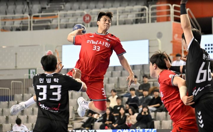 [서울=뉴시스] 핸드볼 하남시청의 김재순. (사진=대한핸드볼연맹 제공) 2025.11.20. *재판매 및 DB 금지