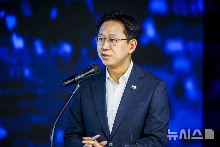 [성남=뉴시스] 정병혁 기자 = 배경훈 부총리 겸 과학기술정보통신부 장관. 2025.11.20. jhope@newsis.com