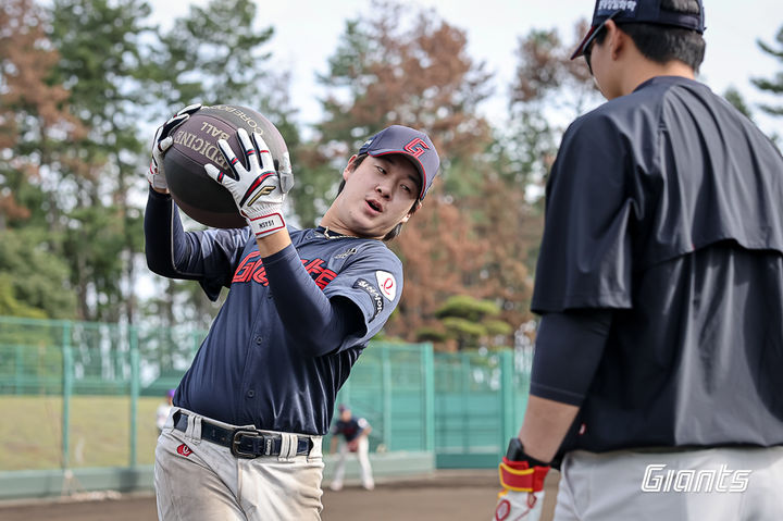 프로야구 롯데 자이언츠 마무리 캠프에서 훈련 중인 나승엽. (사진=롯데 제공). 11.10. *재판매 및 DB 금지