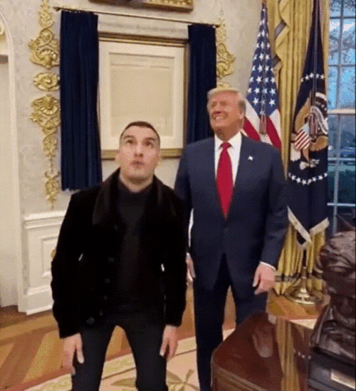 [뉴시스]도널드 트럼프 미국 대통령이 AI로 '축구 스타' 크리스티아누 호날두와 백악관에서 축구를 하는 영상을 만들었다. *재판매 및 DB 금지