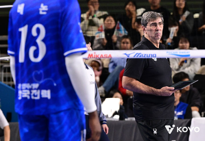 [서울=뉴시스]남자배구 현대캐피탈 블랑 감독. (사진=KOVO 제공)
