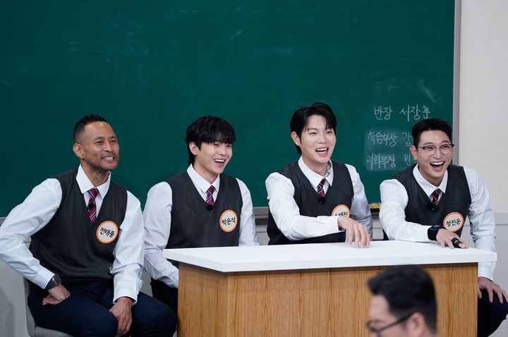 [서울=뉴시스] 오는 22일 오후 9시 방송하는 JTBC 예능 프로그램 '아는 형님'에선 서장훈이 감독으로 있는 농구팀 '라이징이글스' 멤버 전태풍·박은석·손태진·정진운이 출연한다. (사진=JTBC 제공) 2025.11.21. photo@newsis.com *재판매 및 DB 금지