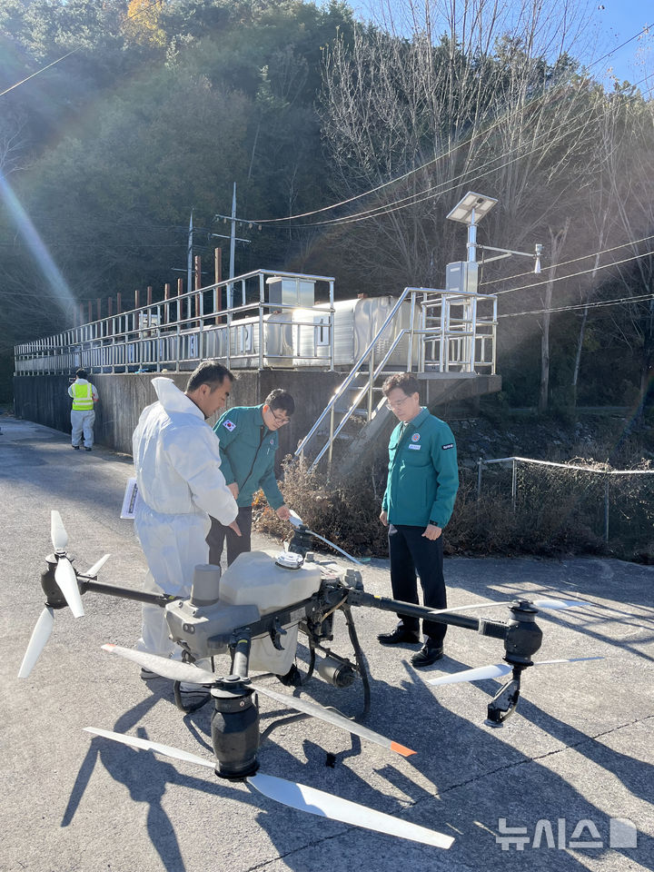 사천시, 철새 도래기 맞아 '드론 활용 AI 차단 방역' 강화