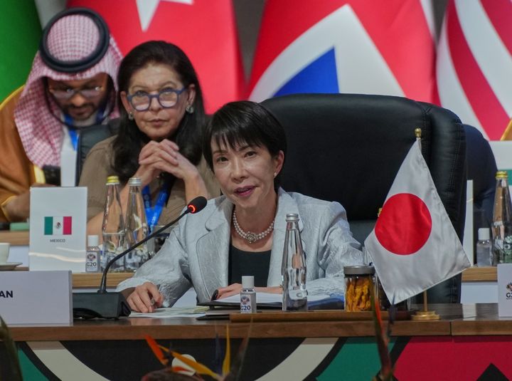 [요하네스버그=AP/뉴시스] 22일 남아프리카공화국 요하네스버그에서 열린 G20 정상회의 전체회의에 참석한 다카이치 사나에 일본 총리.2025.11.22.